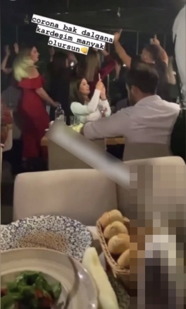 Foto - Rezil görüntüler! 'Korona bak dalgana kardeşim'