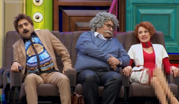 Foto - Rezillikleri ile gündemden düşmeyen Güldür Güldür’ün oyuncusundan riskli hareket