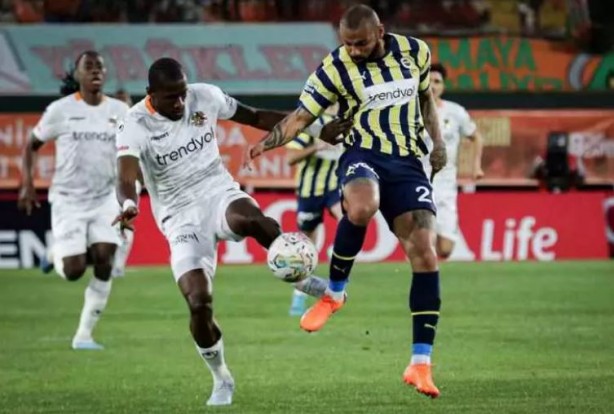 Foto - Rıdvan Dilmen kritik gelişmeyi duyurdu: İki kişi milletvekili aday adayı olmuş