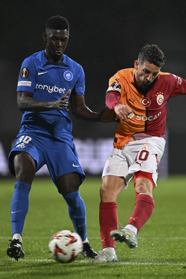 Foto - Rigas'ın gerçek değeri ne kadar? Galatasaraylıları kahreden gerçek! Gerçekten neler oluyor Cim-Bom’a 