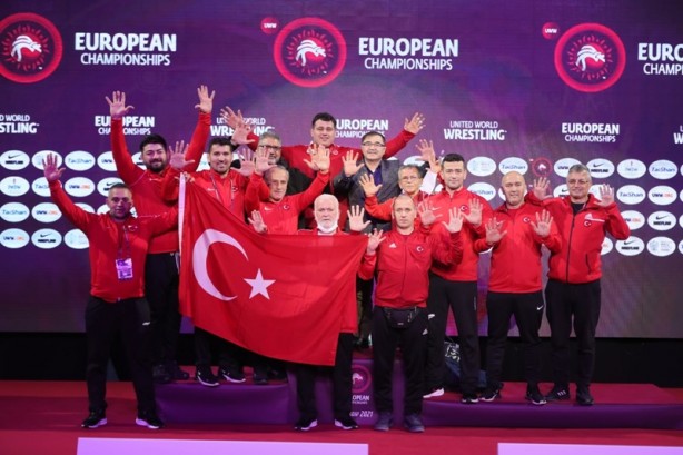 Foto - Rıza Kayaalp'in baba ocağında şampiyonluk sevinci