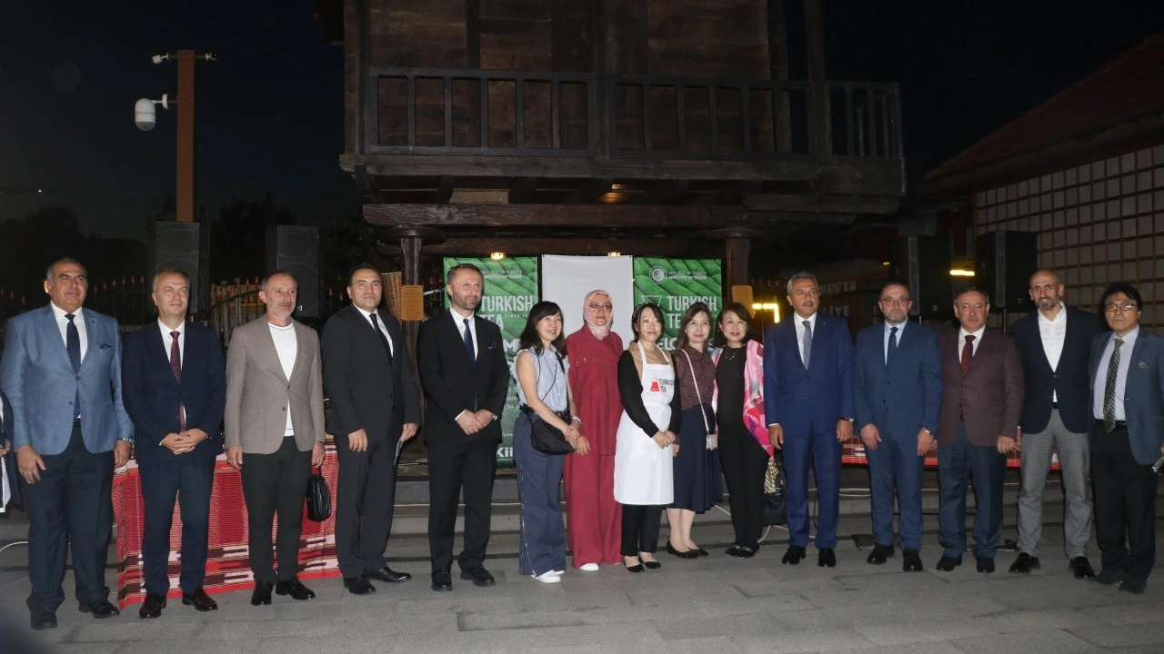 Foto - Rize’de çay ustaları karşı karşıya geldi! Türk çayı Japonya’yı büyüledi