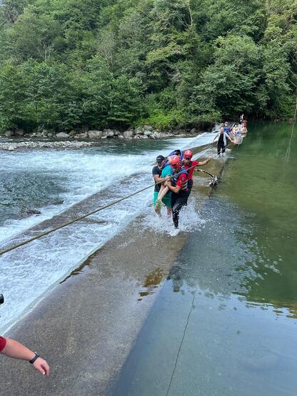 Foto - Rize'de derede akıntıya kapılan baba ve oğlu kurtarıldı
