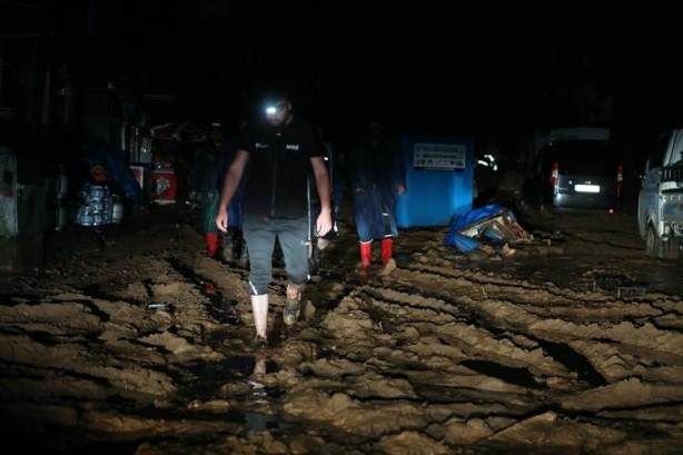 Foto - Rize'de etkili olan şiddetli sağanak maddi hasar ve can kaybına neden oldu