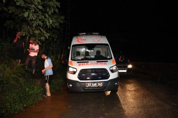 Foto - Rize'de etkili olan şiddetli sağanak maddi hasar ve can kaybına neden oldu