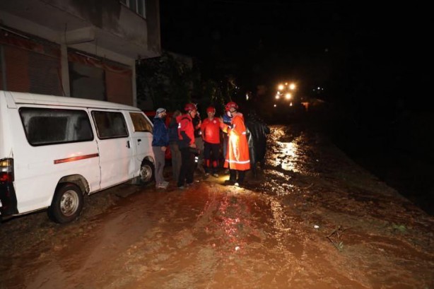 Foto - Rize'de etkili olan şiddetli sağanak maddi hasar ve can kaybına neden oldu
