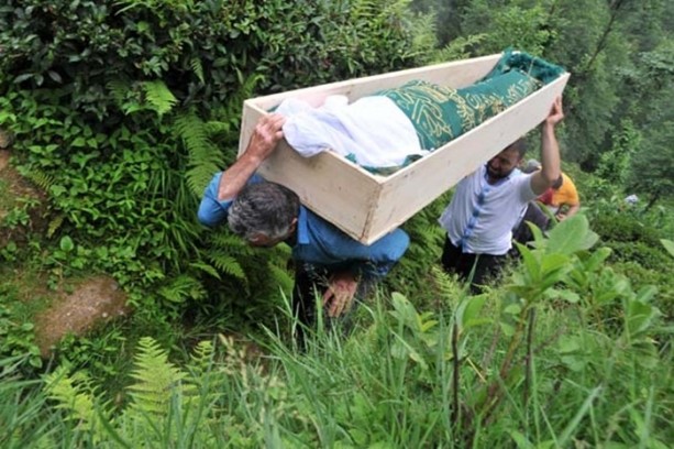 Foto - Rize’de zorlu cenaze yolculuğu