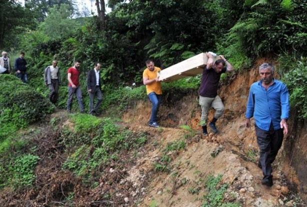 Foto - Rize’de zorlu cenaze yolculuğu