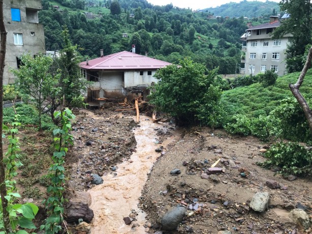Foto - Rize'deki sel felaketinin bilançosu gün ağarınca ortaya çıktı