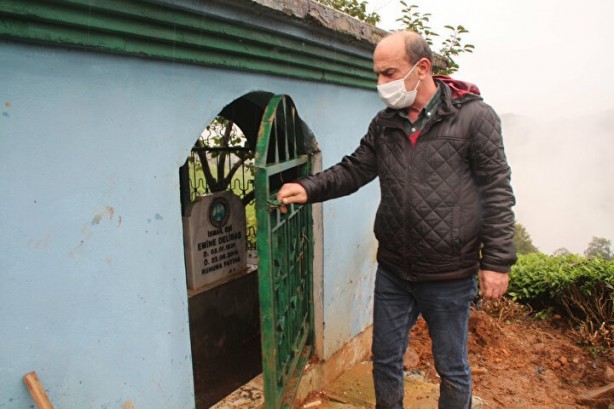 Foto - Rizeli inşaat ustası 32 yıl önce kazdığı mezara defnedildi