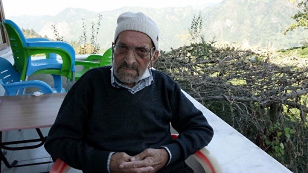 Foto - Rizeli inşaat ustası 32 yıl önce kazdığı mezara defnedildi