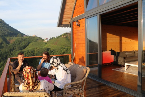 Foto - Rizeli vatandaş bakın ne yaptı! Çocukluk hayaline kavuştu