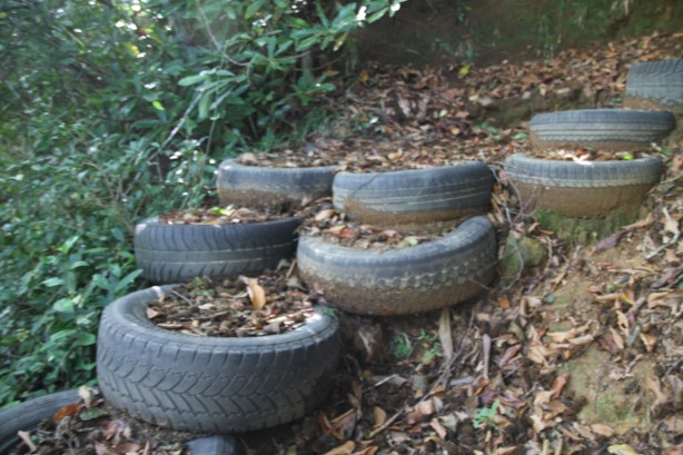 Foto - Rizeli yine yaptı yapacağını! Araba lastiklerinden öyle bir şey oluşturdu ki…