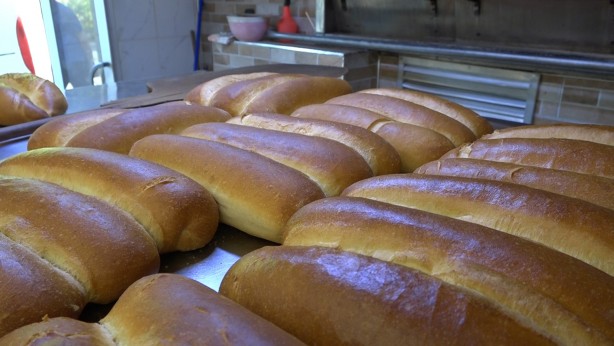 Foto - Rize’ye özgü ‘Baston ekmeği’ şaşırtıyor! Bakın diğer ekmeklere göre farkı neymiş