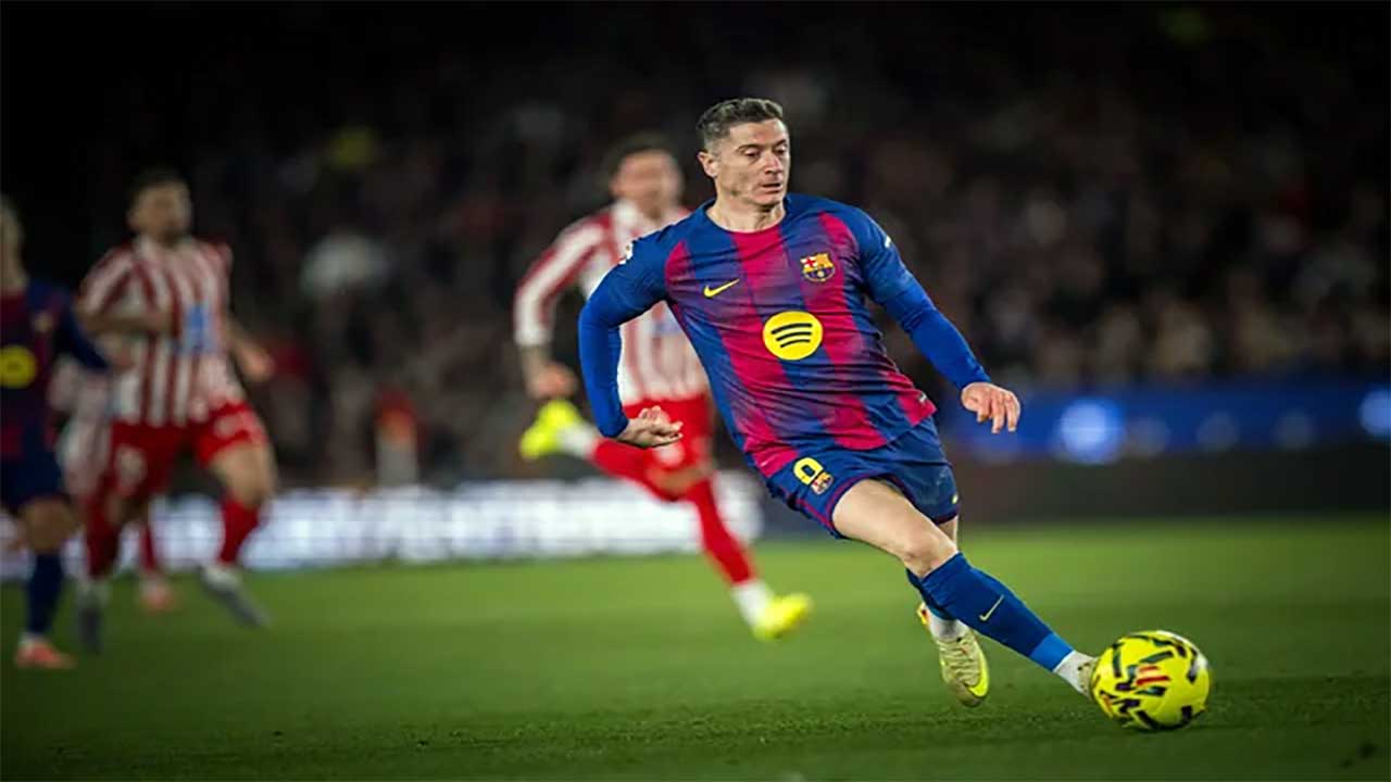 Robert Lewandowski imzayı attı! Süper Lig ekibinin umutları tükendi