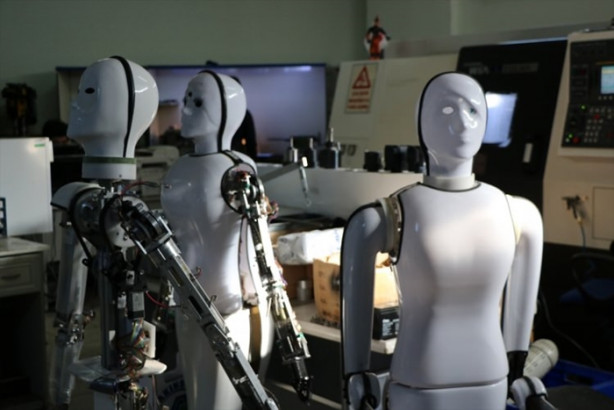 Foto - "Robot Ada" kadınların yardımcısı olacak