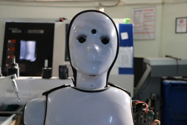 Foto - "Robot Ada" kadınların yardımcısı olacak