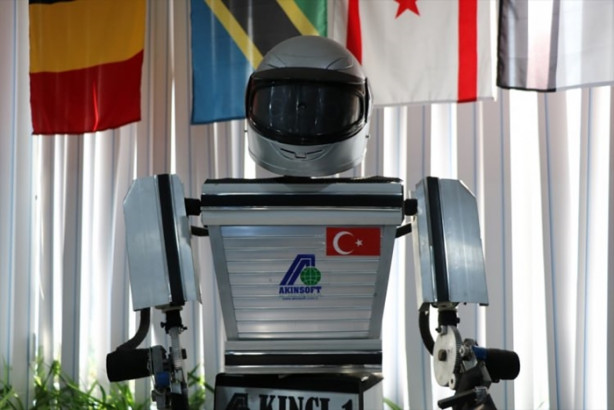 Foto - "Robot Ada" kadınların yardımcısı olacak