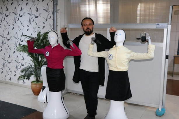 Foto - "Robot Ada" kadınların yardımcısı olacak