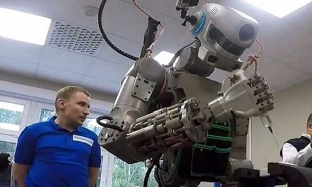 Foto - Robot asker görücüye çıktı