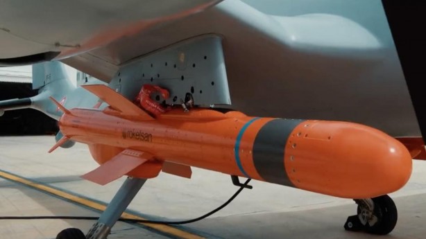 ROKETSAN geliştirdi! Çok ama çok önemi var: Bayraktar AKINCI ateşledi! Tam isabet 150 kilometre...