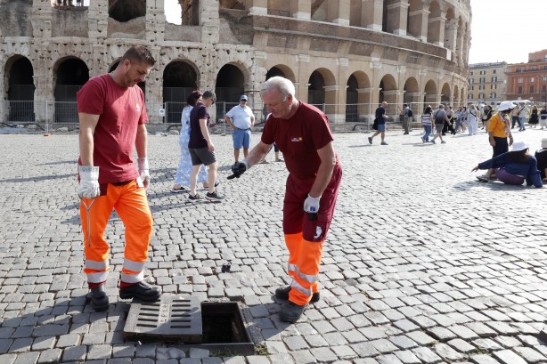 Foto - Roma, farelerle mücadele ediyor: Milyonlarca kişinin beklediği haber: Flaş duyuru!