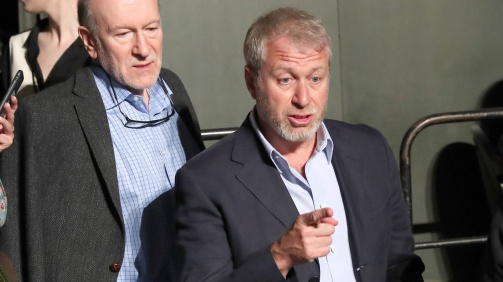 Roman Abramoviç İstanbul'da para dağıtmaya başladı! Şaka değil gerçek