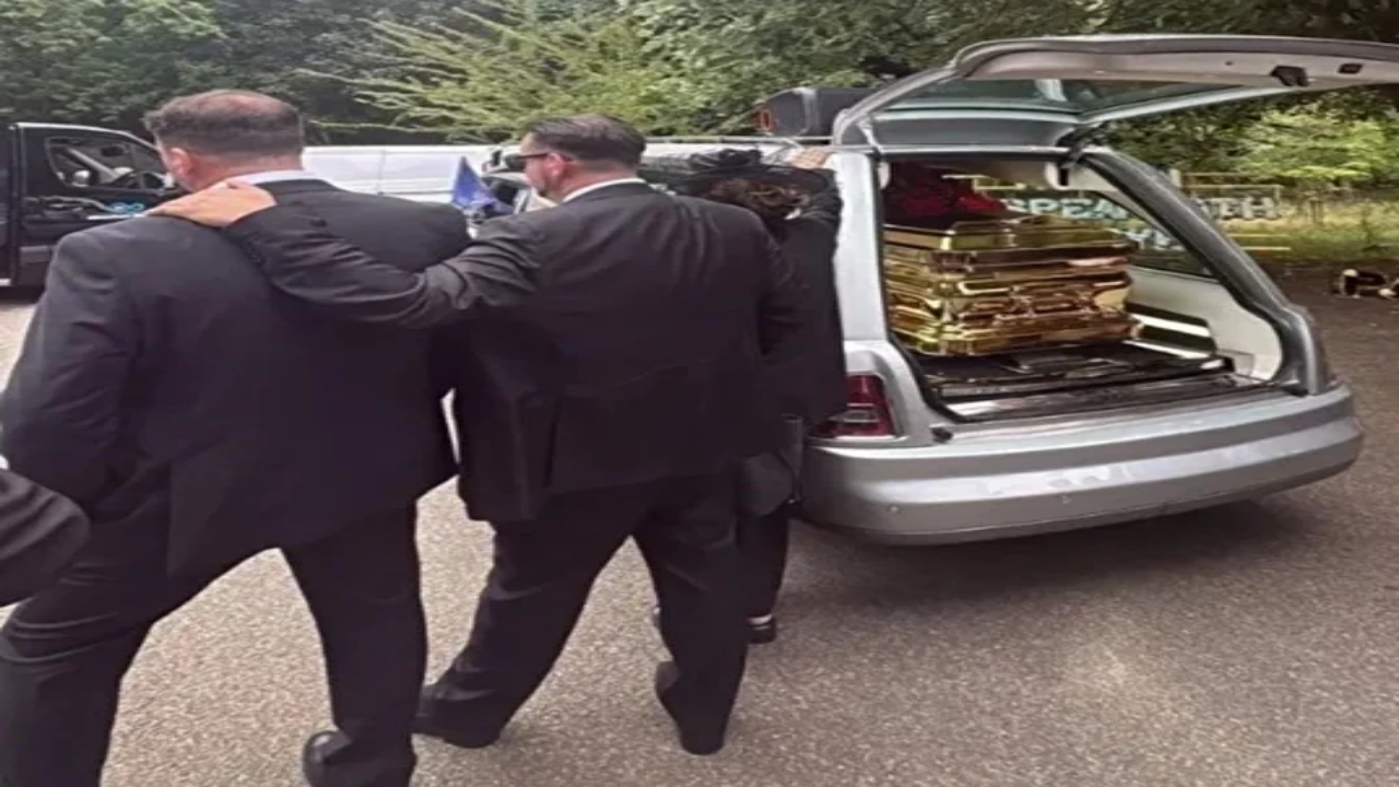 Foto - Roman krala akıllara zarar cenaze töreni! Bakın nasıl gömüldü