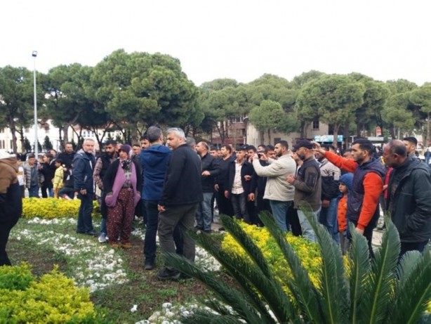 Foto - Romanlardan CHP'li Belediye Başkanına tepki