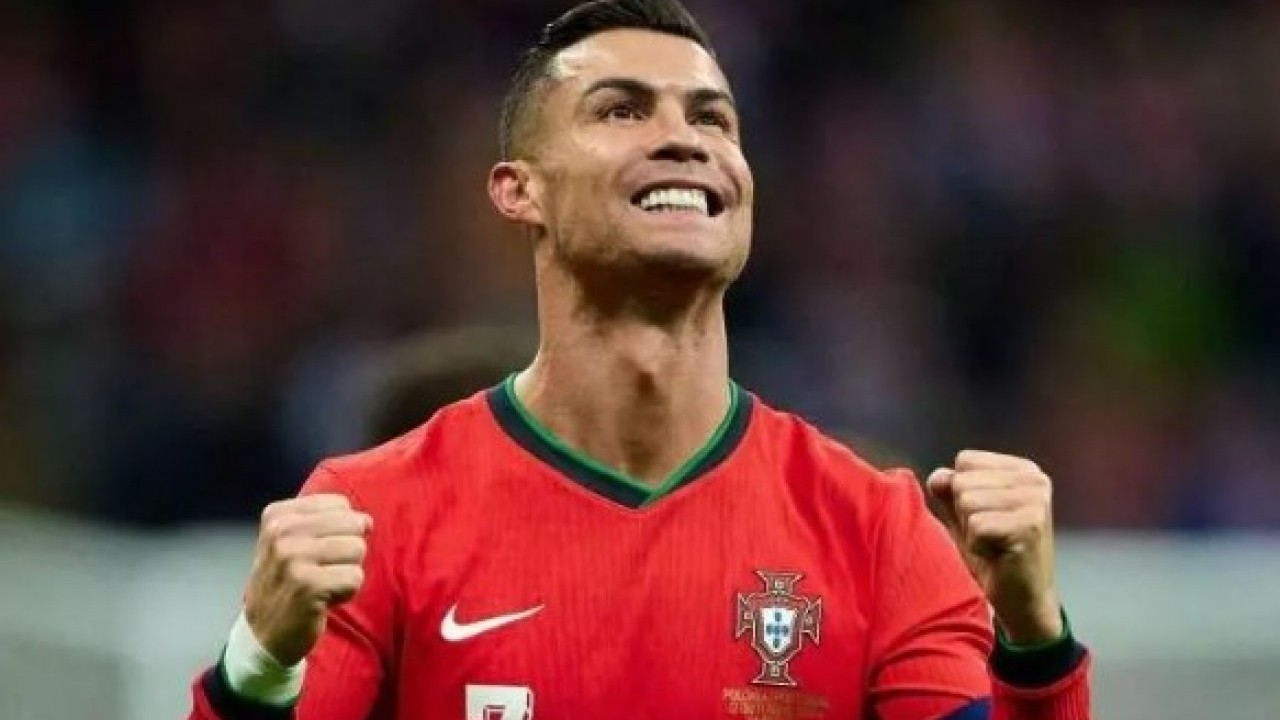 Foto - Ronaldo ve Messi'yi 23'e katladı: İşte dünyanın en zengin futbolcusu!