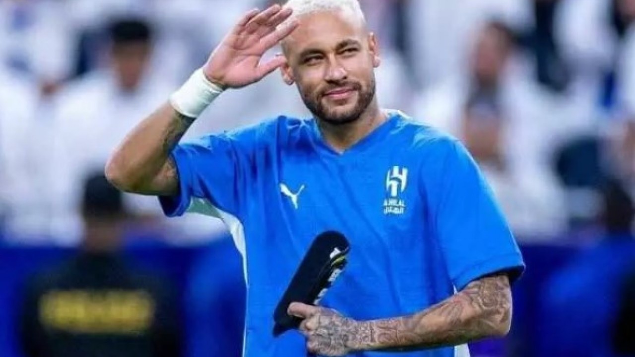 Foto - Ronaldo ve Messi'yi 23'e katladı: İşte dünyanın en zengin futbolcusu!