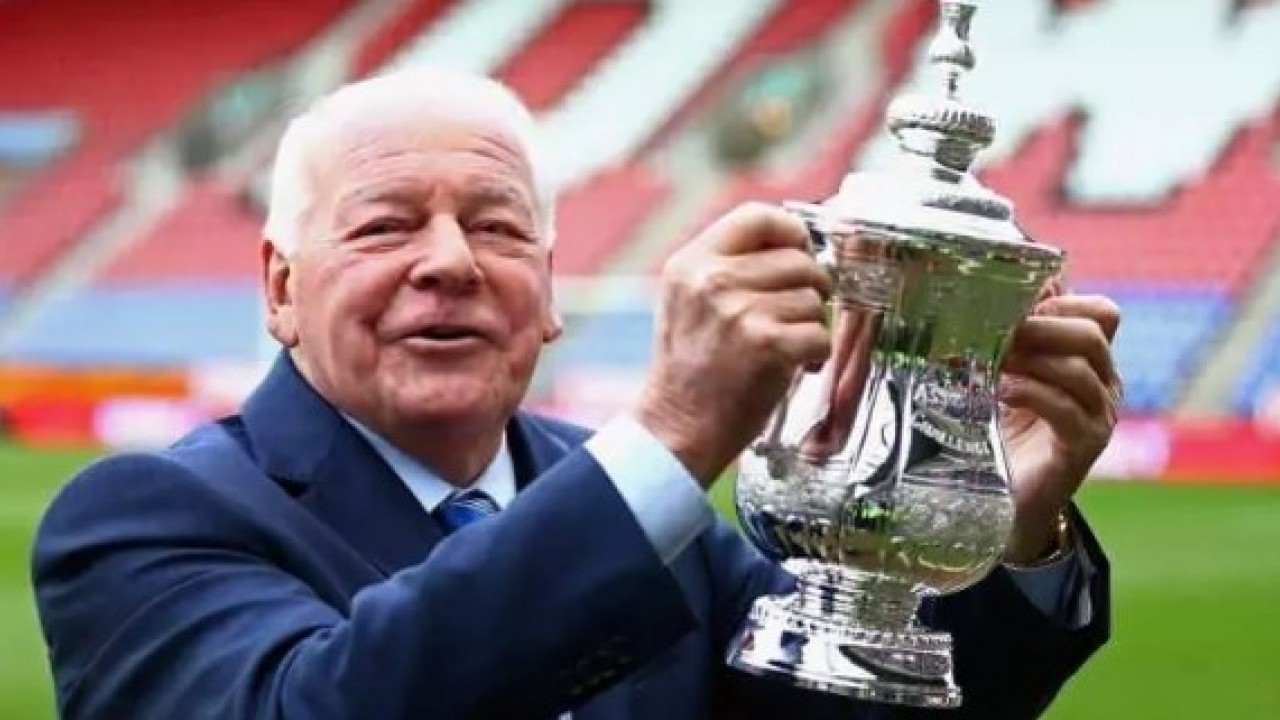 Foto - Ronaldo ve Messi'yi 23'e katladı: İşte dünyanın en zengin futbolcusu!