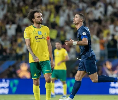 Foto - Ronaldo’dan edepsizlik fışkırdı! Tüm dünya bu rezilliği konuşacak! Araplar duyurdu: Ronaldo depremi: Her an futbolu artık iflas edebilir…