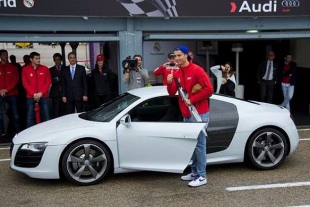 Foto - Ronaldo'nun otomobil koleksiyonu