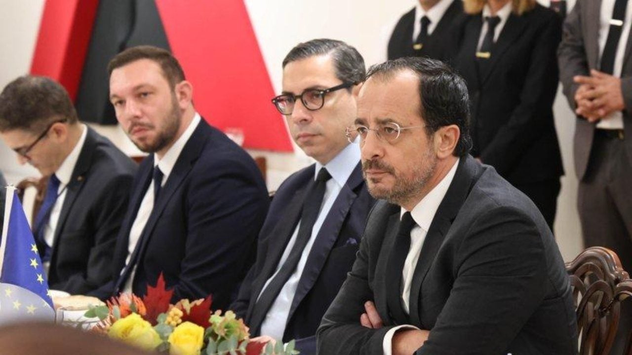 Foto - Rum liderliğinde kirli diplomasi deşifre oldu! Filistin lideri Mahmud Abbas’ın tuhaf ziyaretinin arkasındaki gerçek şok etti