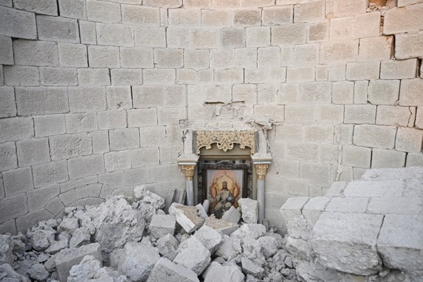 Foto - Rum Ortodoks Kilisesi de depremlerde yıkıldı