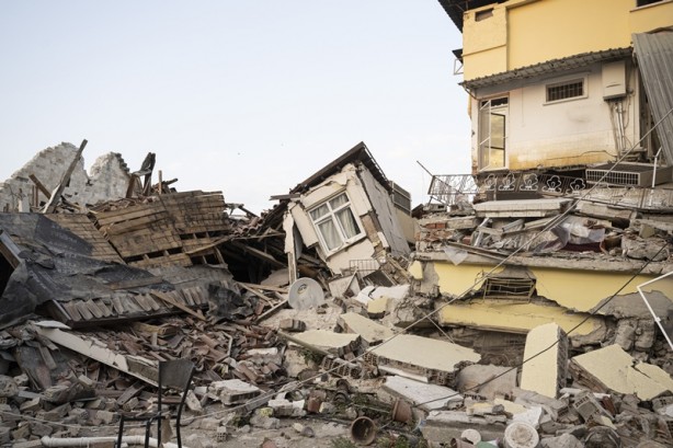 Foto - Rum Ortodoks Kilisesi de depremlerde yıkıldı