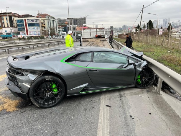 Foto - Rus iş adamı 26 milyon liralık Lamborghini ile Beylikdüzü'nde kaza yaptı