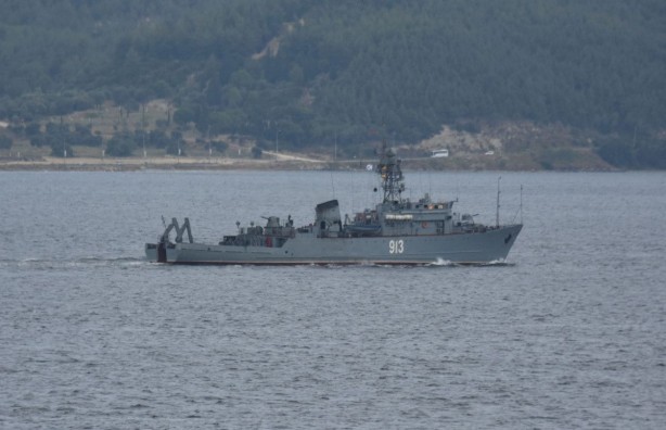 Foto - Rus Donanması'na ait gemi Çanakkale Boğazı'ndan böyle geçti