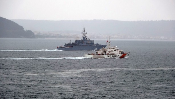 Foto - Rus gemisi Çanakkale'den geçti! Sahil Güvenlik...