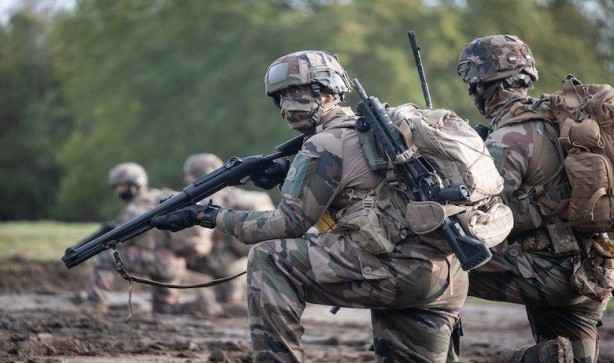 Rus istihbaratı: Fransa, ilk etapta 2 bin askeri Ukrayna'ya göndermek için hazırlık yapıyor