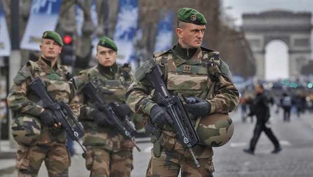 Foto - Rus istihbaratı: Fransa, ilk etapta 2 bin askeri Ukrayna'ya göndermek için hazırlık yapıyor