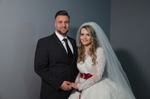 Foto - Rus kadın tatil için geldiği Türkiye'de Müslüman olup Türk gençle evlendi!