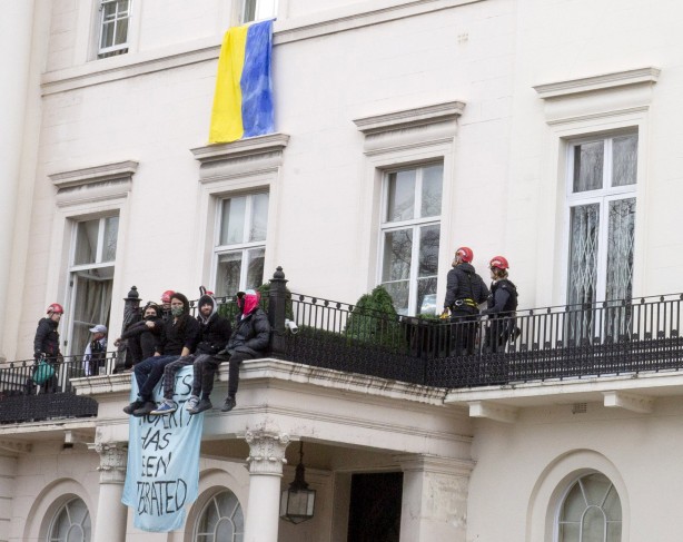 Foto - Rus milyarderlere şok! Malikaneleri işgal edildi