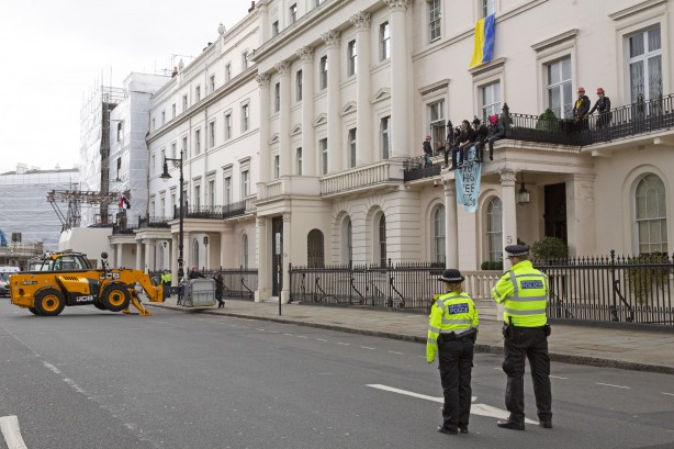Foto - Rus milyarderlere şok! Malikaneleri işgal edildi