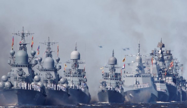 Rus savaş gemileri ABD'nin dibinde gözdağı verdi