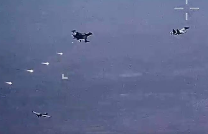 Foto - Rus savaş uçağı SİHA'lardan korkup kaçtı! Ortalığın karışması an meselesi