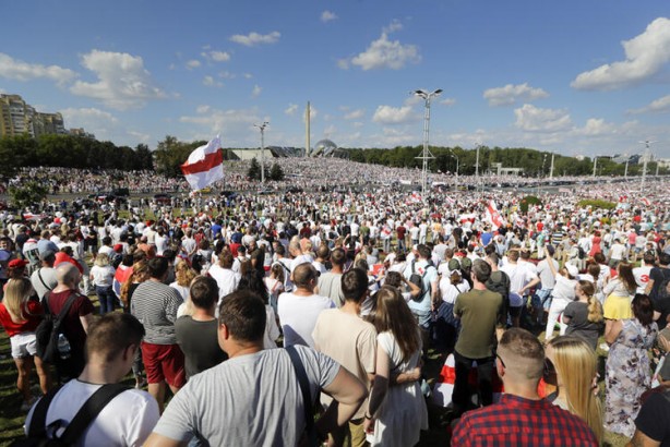 Foto - Rus tankları ülkeye girebilir! NATO yığınak yapmaya başladı