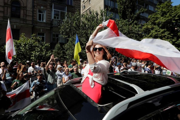 Foto - Rus tankları ülkeye girebilir! NATO yığınak yapmaya başladı