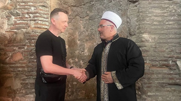 Foto - Rus turist saniyeler içinde karar verdi! Ezan sesinden etkilendi Müslüman oldu